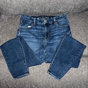 AMERICAN EAGLE SKINNY JEANS